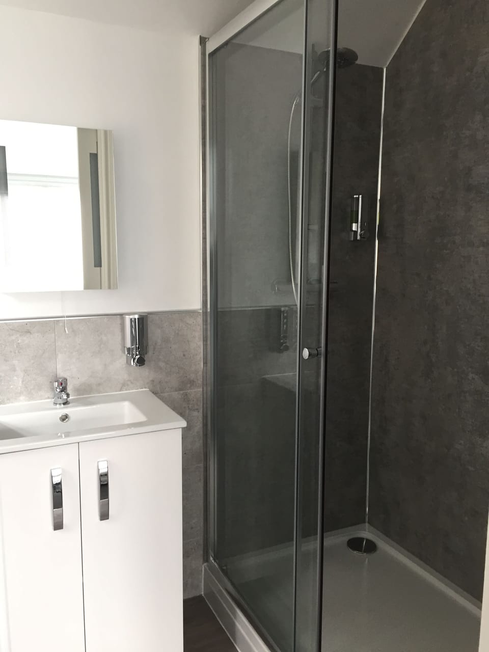 Premier Double Room, 1 King Bed | Bathroom | Shower, free toiletries, hair dryer, towels