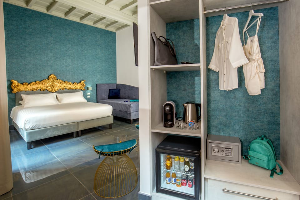Luxury Triple Room | In-room safe, individually decorated, individually furnished, desk
