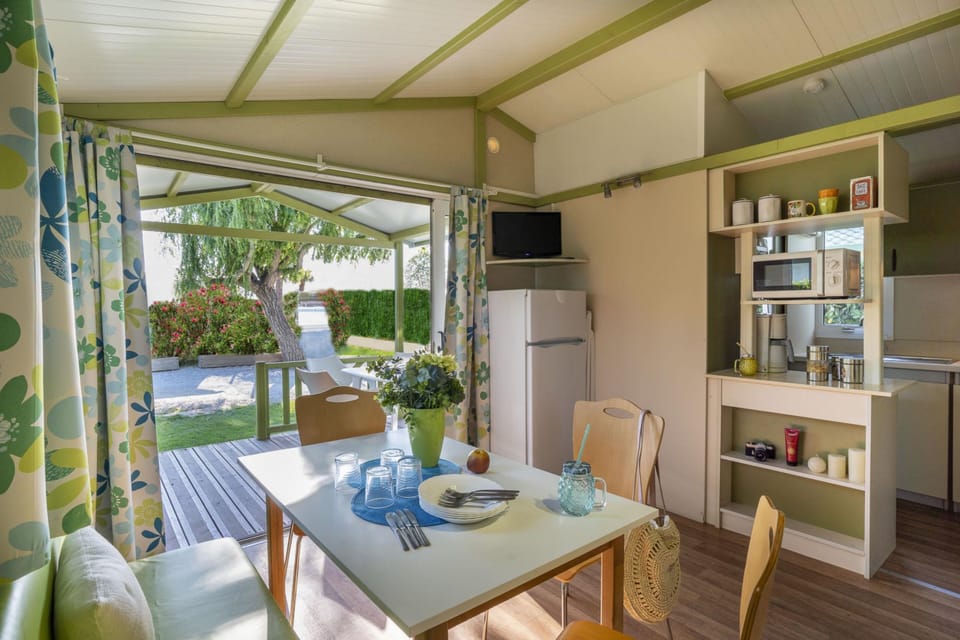 Family Chalet, 2 Bedrooms | Living area | Flat-screen TV