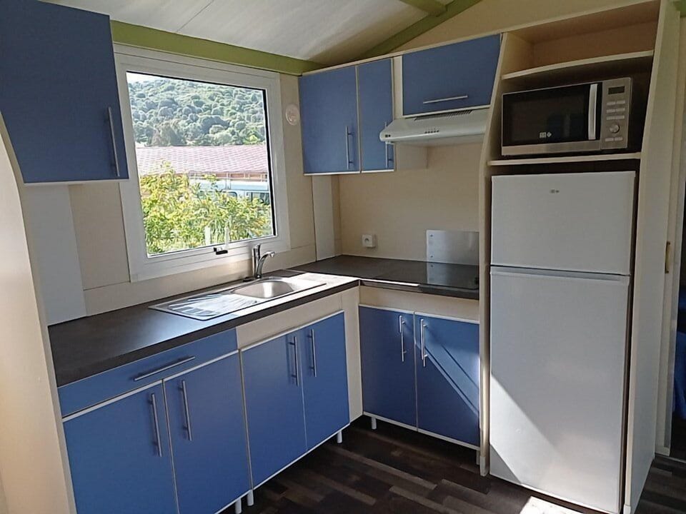 Family Chalet, 3 Bedrooms | Private kitchen | Coffee/tea maker, fridge, microwave, stovetop
