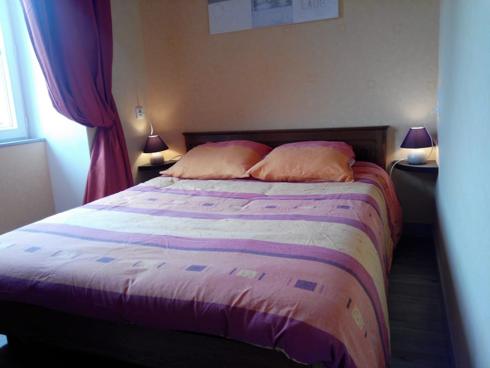Classic Double Room, 1 Double Bed, Private Bathroom, City View (Le Pressoir) | 1 bedroom, premium bedding, desk, blackout drapes