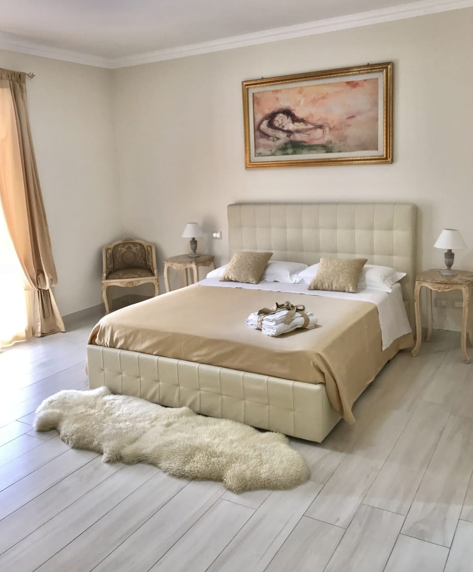 Suite | Desk, soundproofing, WiFi (free), bed sheets