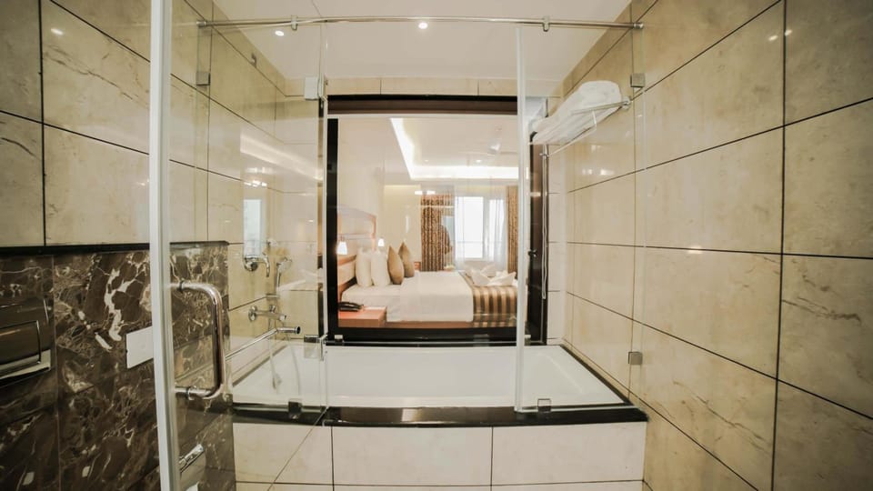 Shower, towels