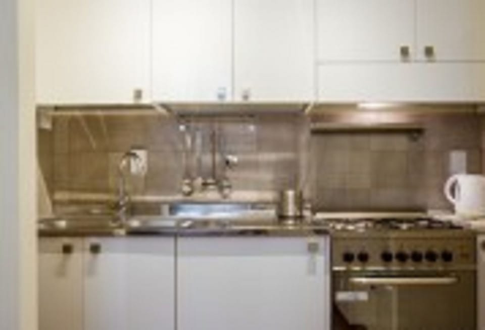 Apartment, 1 Bedroom | Private kitchen | Fridge, microwave, oven, cookware/dishes/utensils