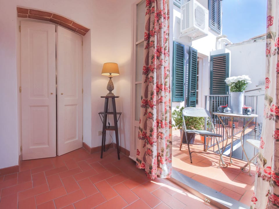 Apartment, 3 Bedrooms | 3 bedrooms, iron/ironing board, cribs (surcharge), WiFi (free)