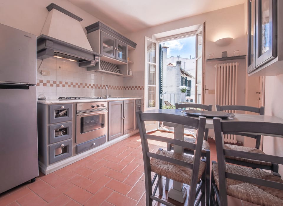 Apartment, 3 Bedrooms | Private kitchen | Fridge, oven, electric kettle, toaster
