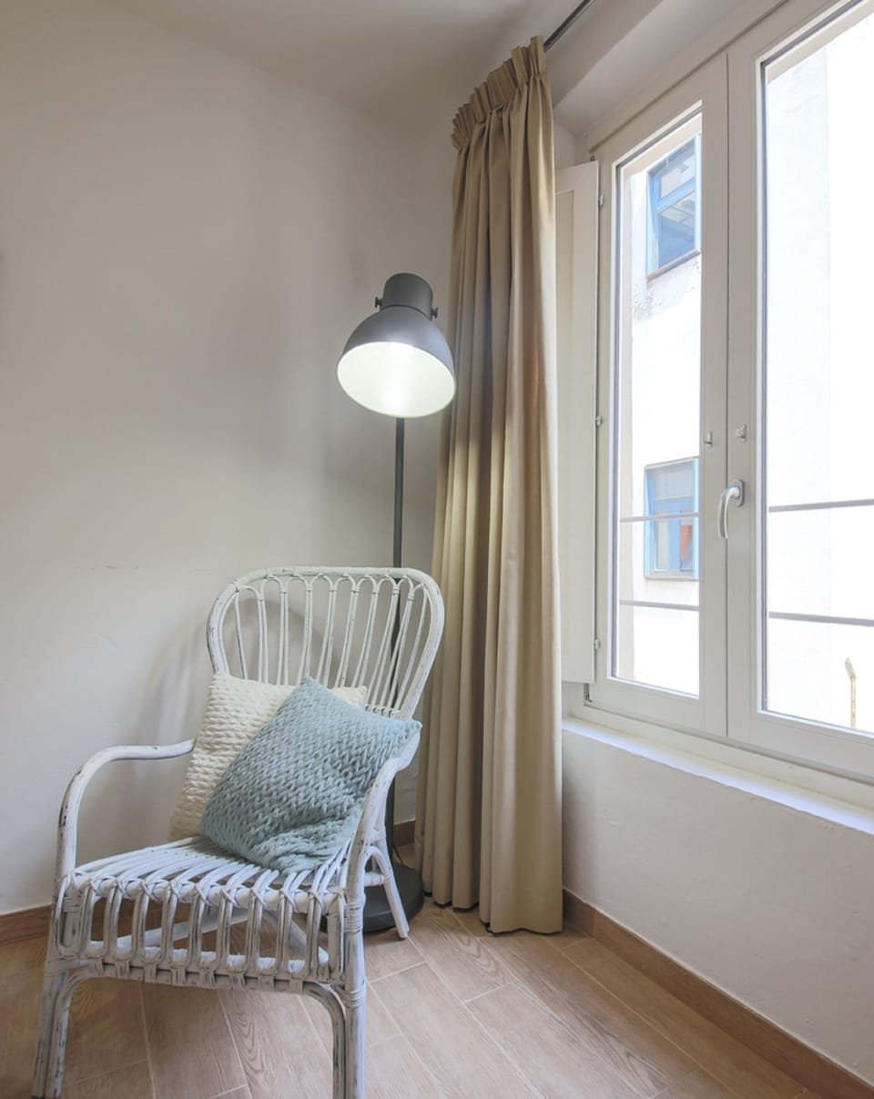 Apartment, 2 Bedrooms | 2 bedrooms, cribs (surcharge), WiFi (free), bed sheets