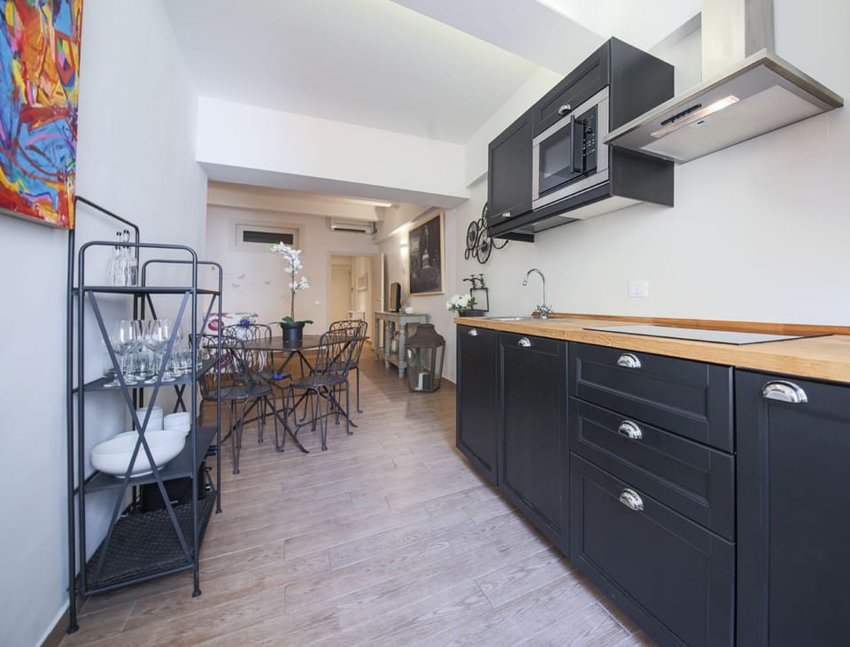Apartment, 2 Bedrooms | Private kitchen | Fridge, microwave, stovetop, electric kettle