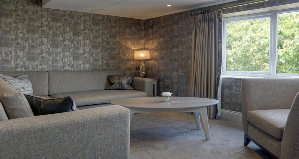Suite, 1 King Bed, Non Smoking (with Sofabed) | Desk, soundproofing, iron/ironing board, free WiFi