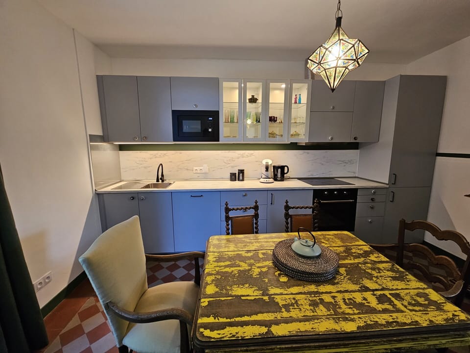 Family Apartment, Private Bathroom, Courtyard View (Le Jardin) | Dining