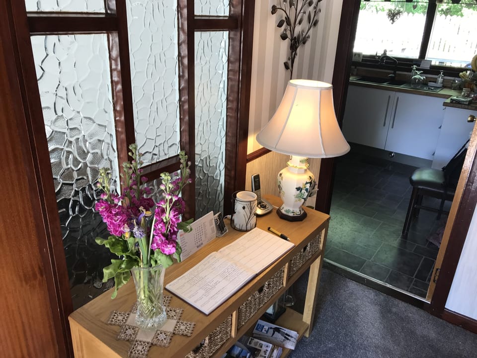 Check-in/check-out kiosk