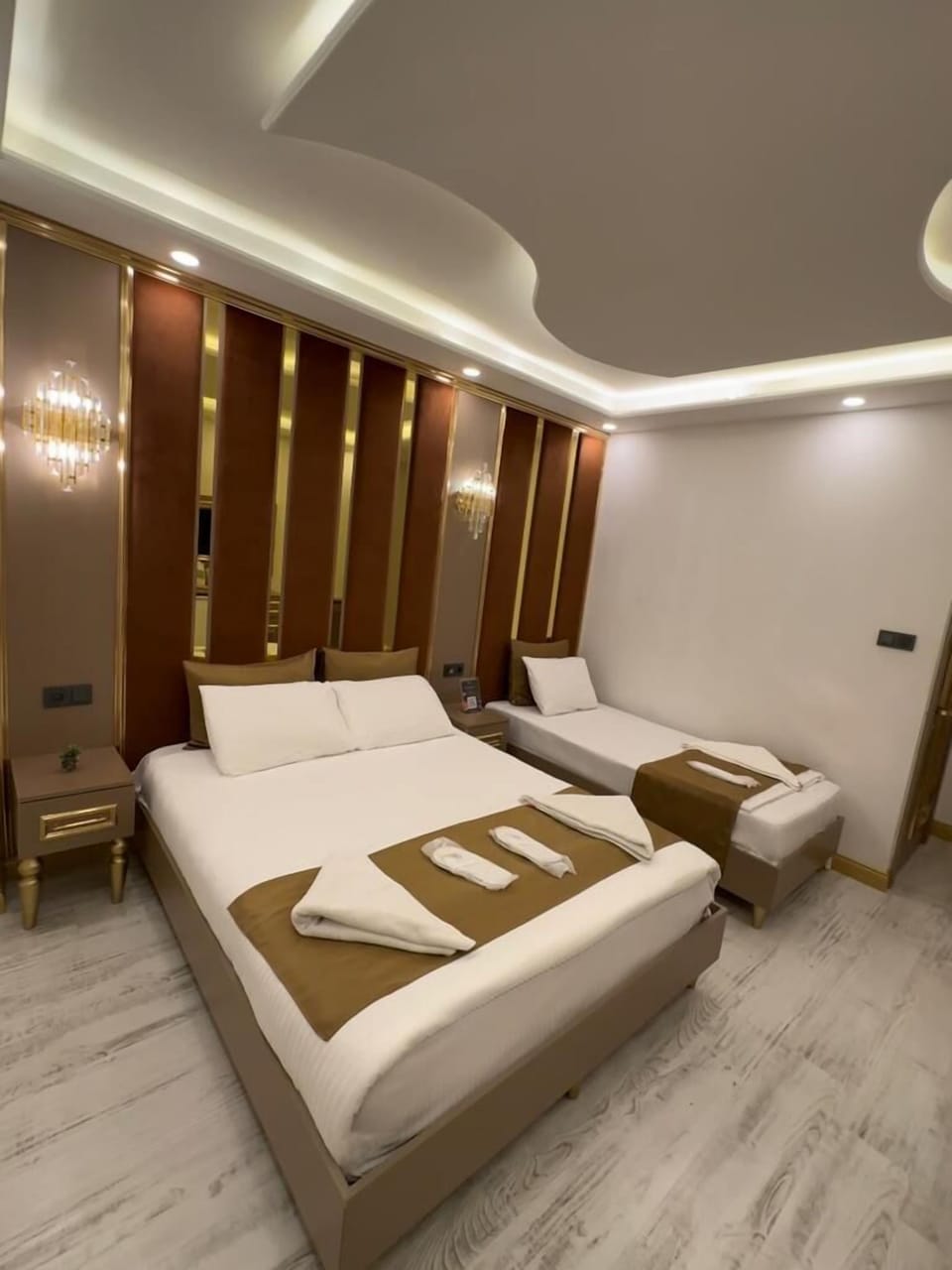 Comfort Triple Room | Premium bedding, minibar, desk, laptop workspace