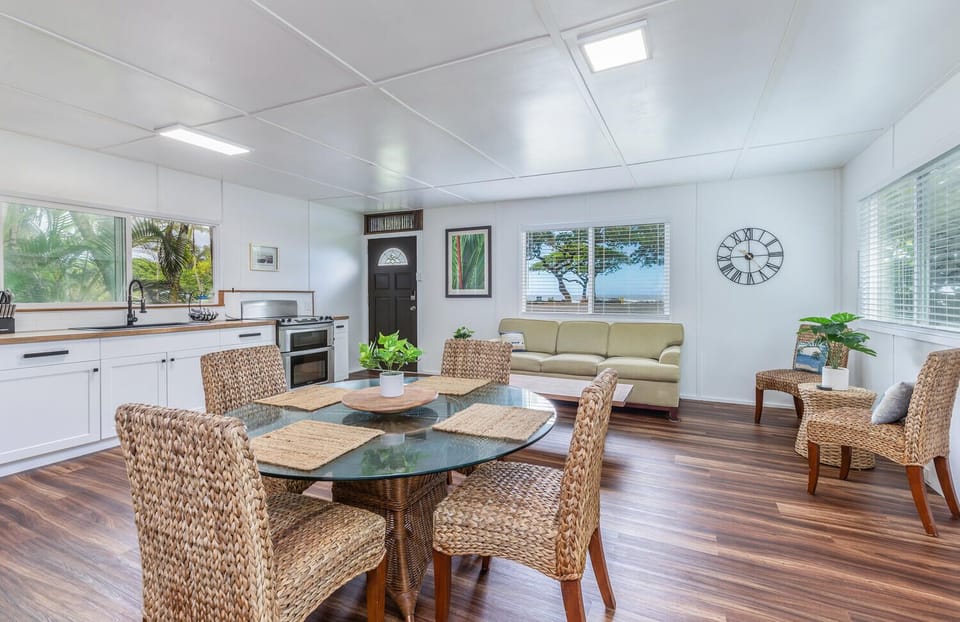 Lock off unit living room, dinning/ kitchen. Not included, message to boom. 