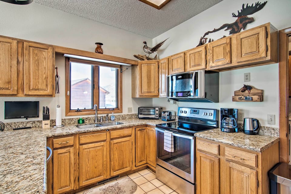 Kitchen | Toaster | Trash Bags & Paper Towels