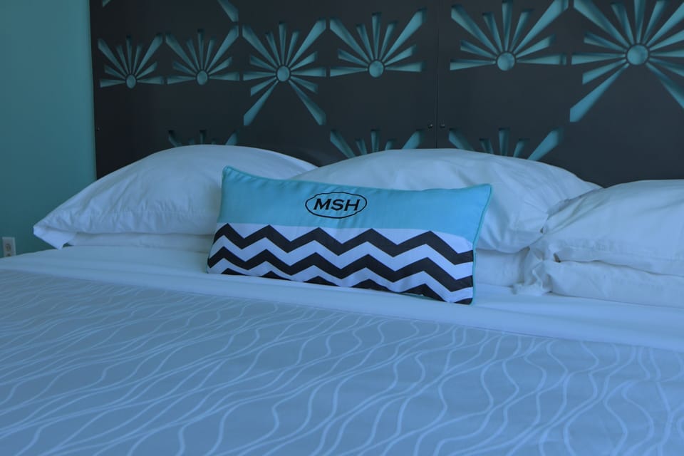 Room, 1 King Bed, City View | In-room safe, blackout drapes, iron/ironing board, free WiFi