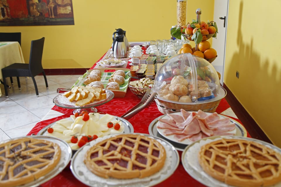 Daily buffet breakfast for a fee