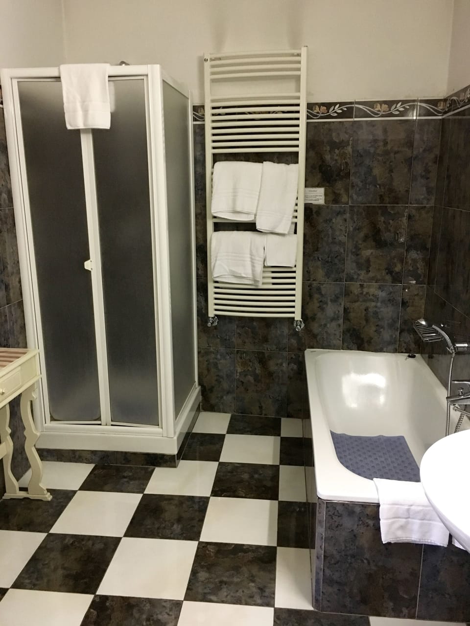 Romantic Suite, Ensuite, City View | Bathroom | Combined shower/tub, deep soaking tub, free toiletries, hair dryer
