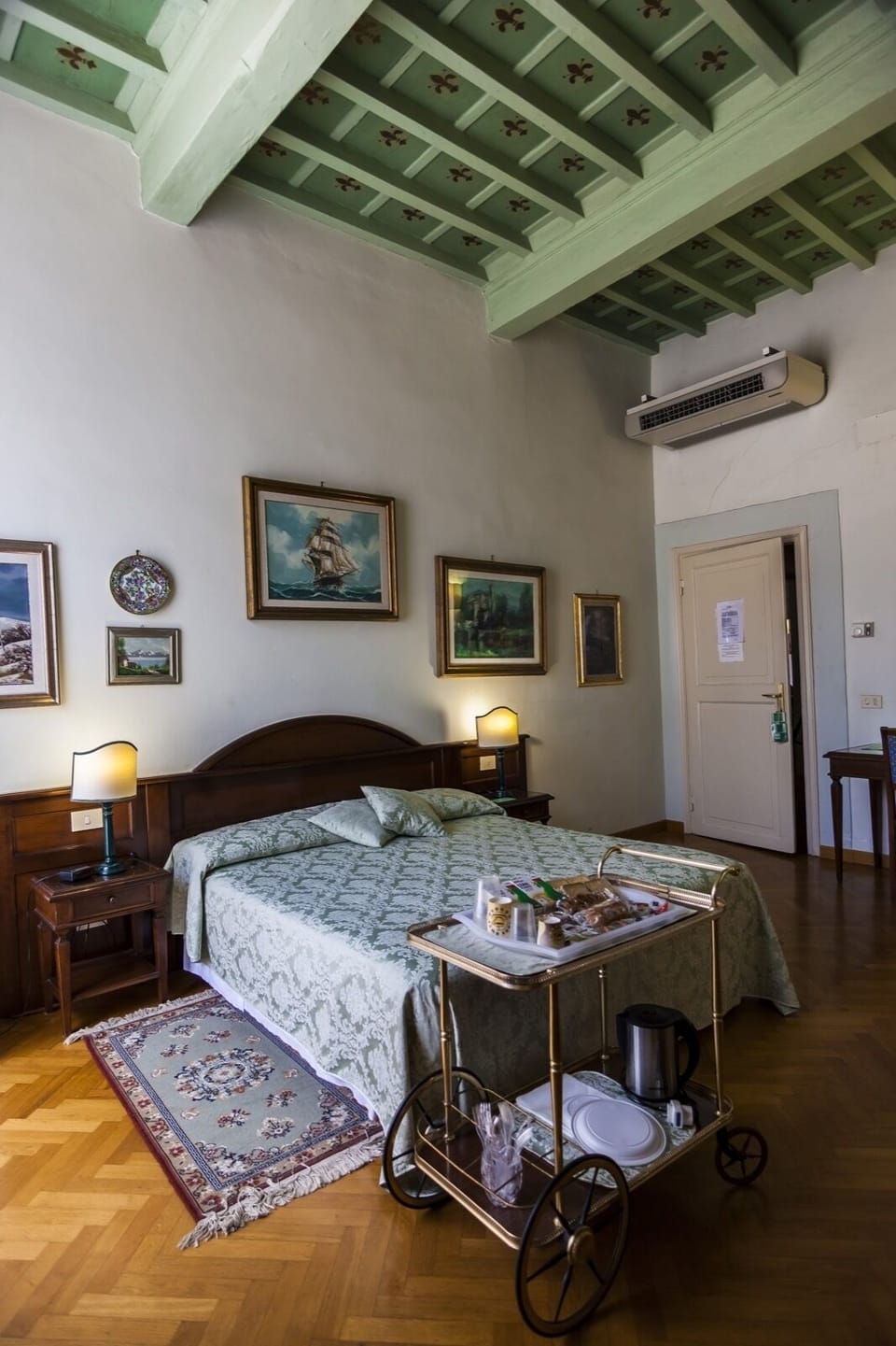 Deluxe Double or Twin Room, Ensuite | Select Comfort beds, minibar, individually furnished, desk