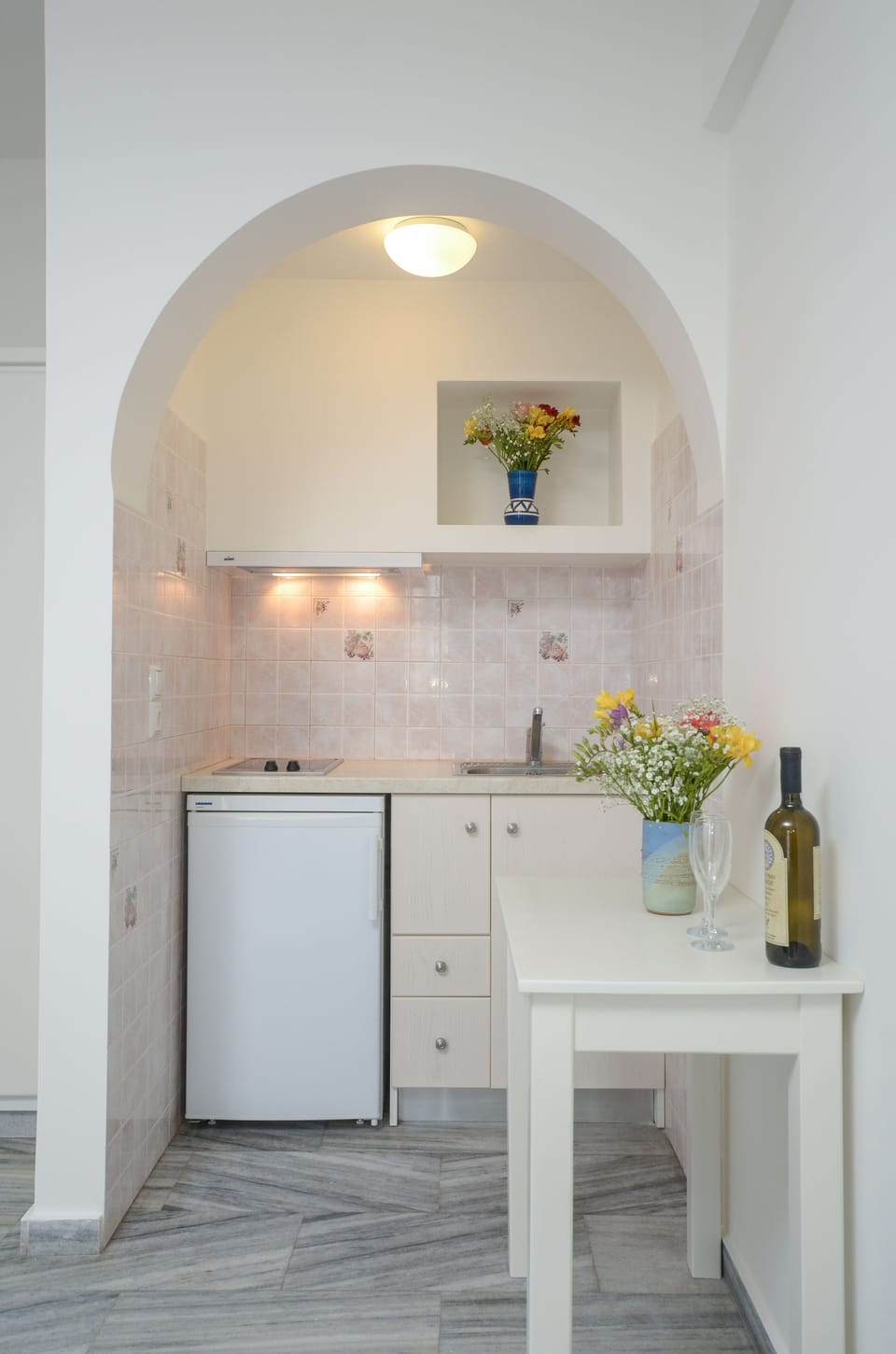 SUPERIOR QUADRUPLE STUDIO WITH 1 SOFA BED PLUS | Iron/ironing board, free WiFi, bed sheets