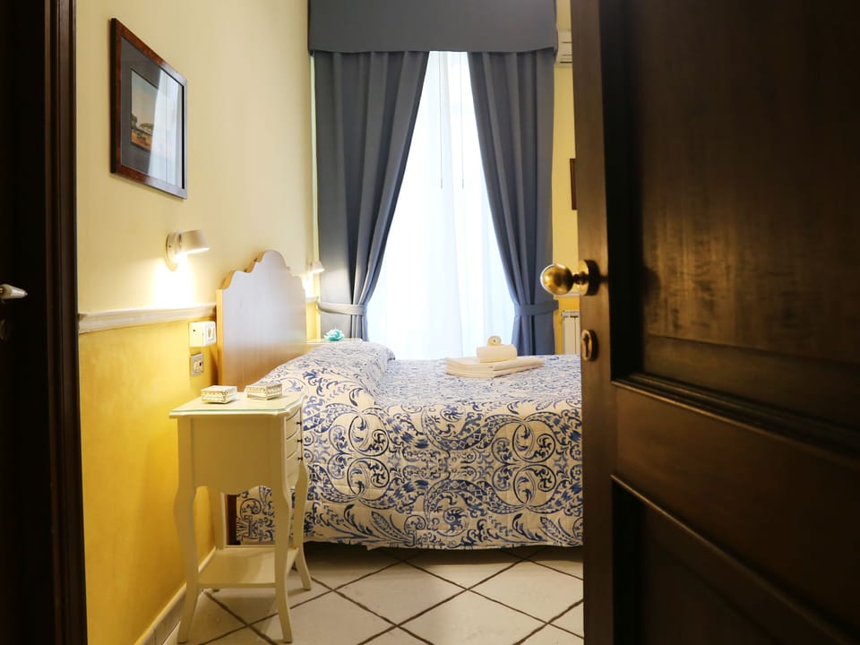 Double Room | Premium bedding, down comforters, desk, iron/ironing board (on request)