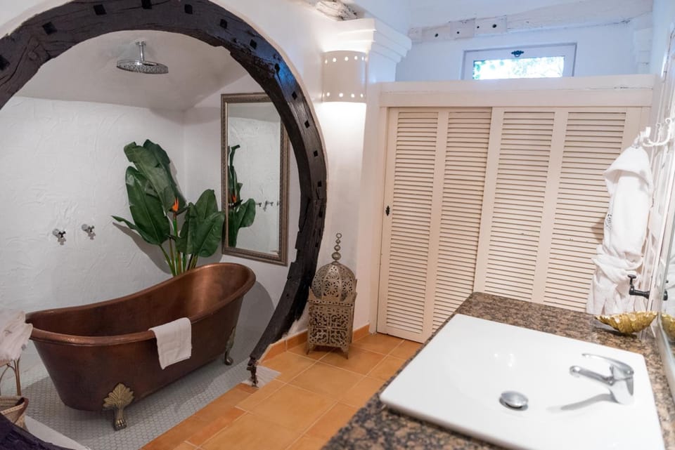 Free toiletries, hair dryer, bathrobes, towels