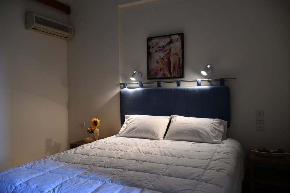 Double Room | Premium bedding, soundproofing, iron/ironing board, free WiFi