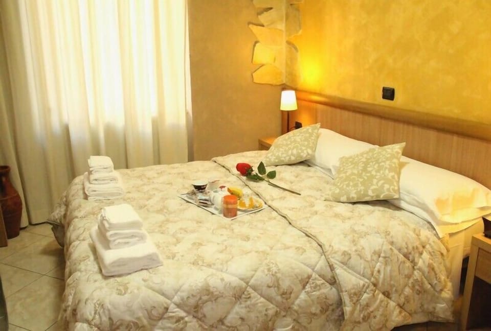 In-room safe, desk, free WiFi, bed sheets