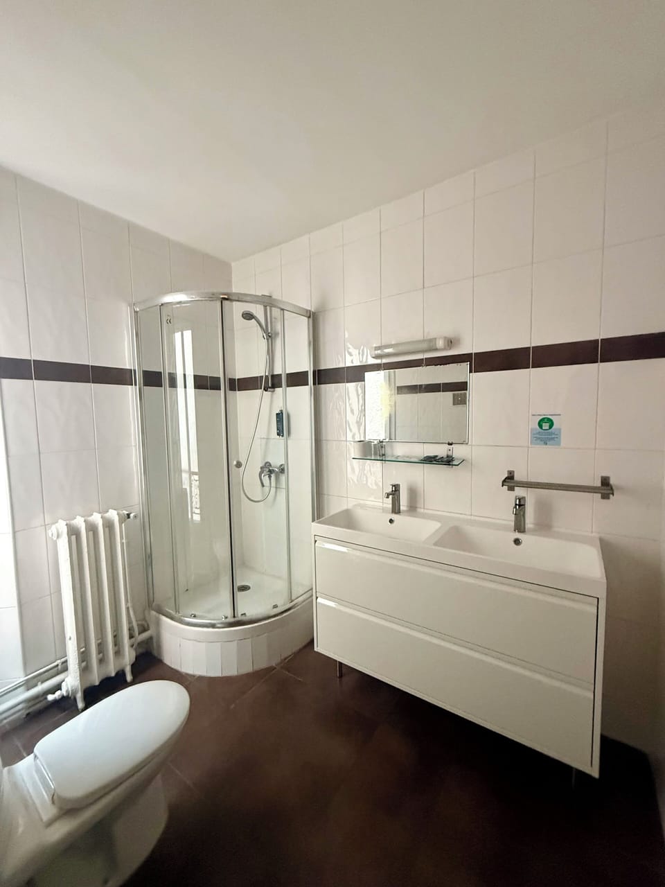Quadruple Room | Iron/ironing board, free cribs/infant beds, free WiFi, bed sheets