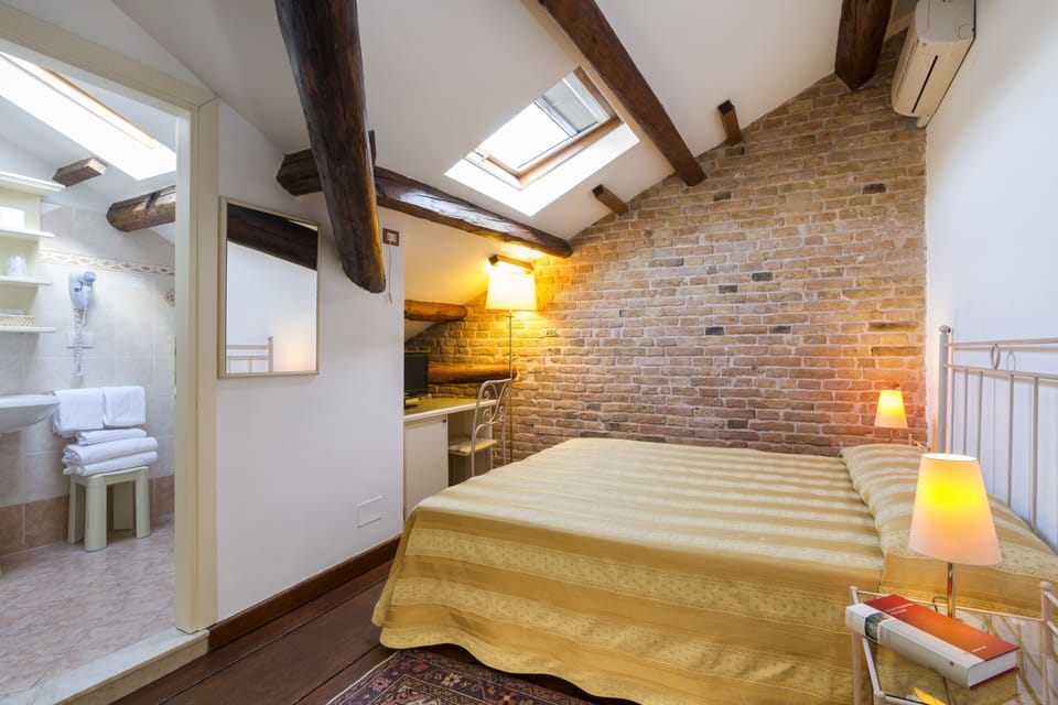 Standard Double Room | Minibar, in-room safe, free WiFi, bed sheets