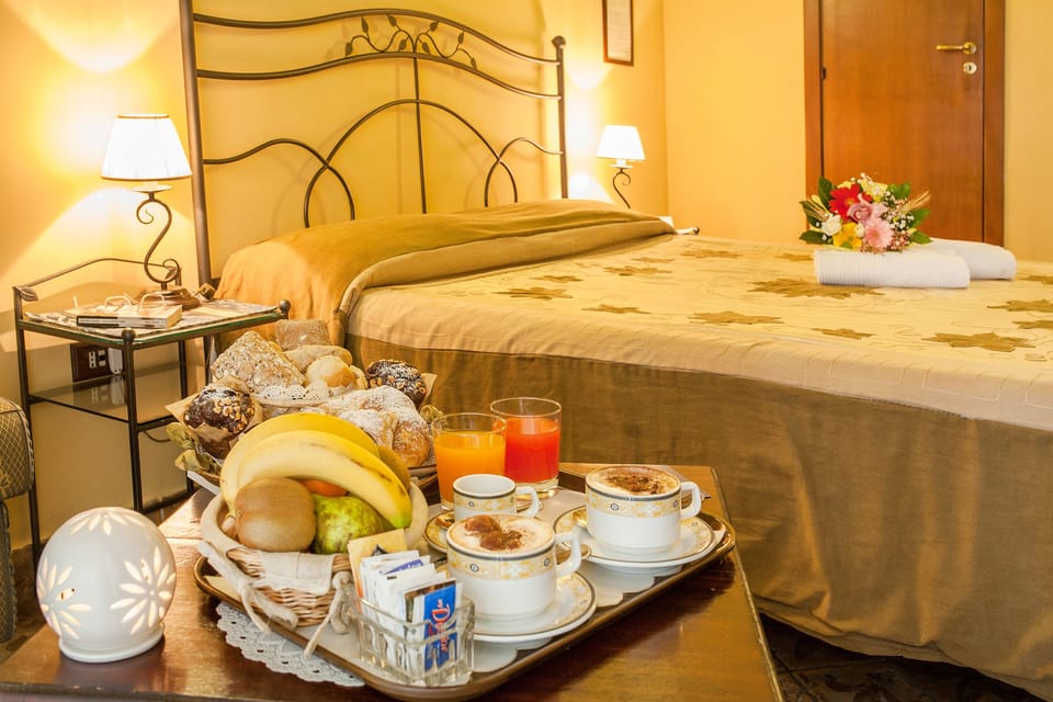 Deluxe Double Room, 1 Bedroom, City View | Premium bedding, in-room safe, desk, soundproofing