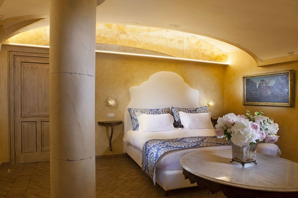 Executive Double Room, 1 Bedroom, Non Smoking | Minibar, in-room safe, individually decorated, desk
