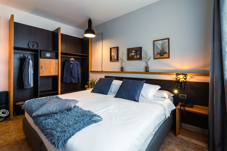 Superior Room | Premium bedding, down comforters, in-room safe, desk