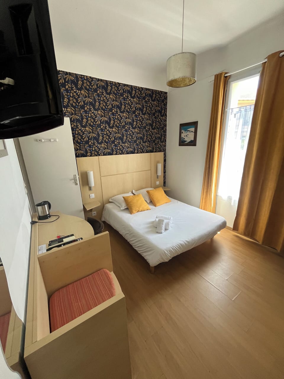 Double Room | In-room safe, desk, iron/ironing board, free cribs/infant beds