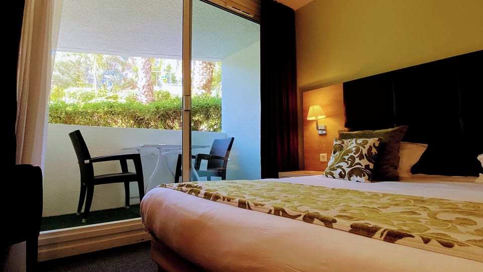Standard Double Room | Premium bedding, minibar, in-room safe, iron/ironing board