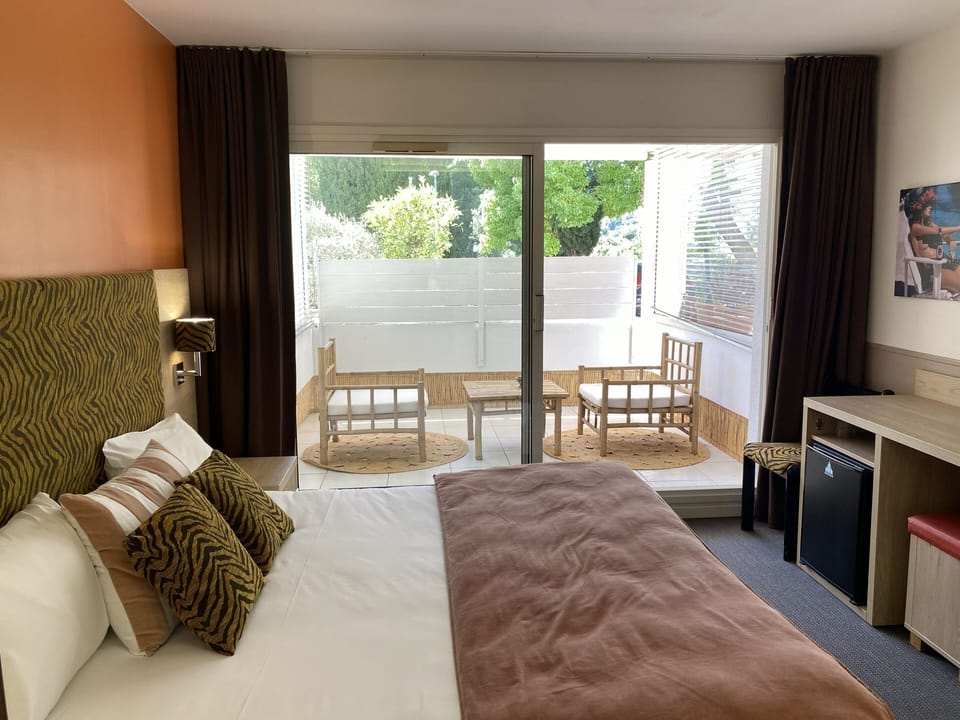 Standard Double Room | Premium bedding, minibar, in-room safe, iron/ironing board