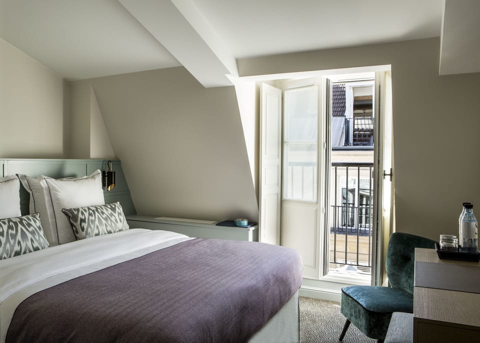 In-room safe, desk, soundproofing, iron/ironing board