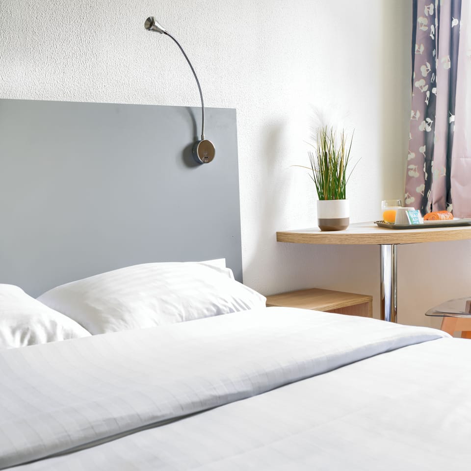 Double Room | Desk, blackout drapes, cribs (free), WiFi (free)