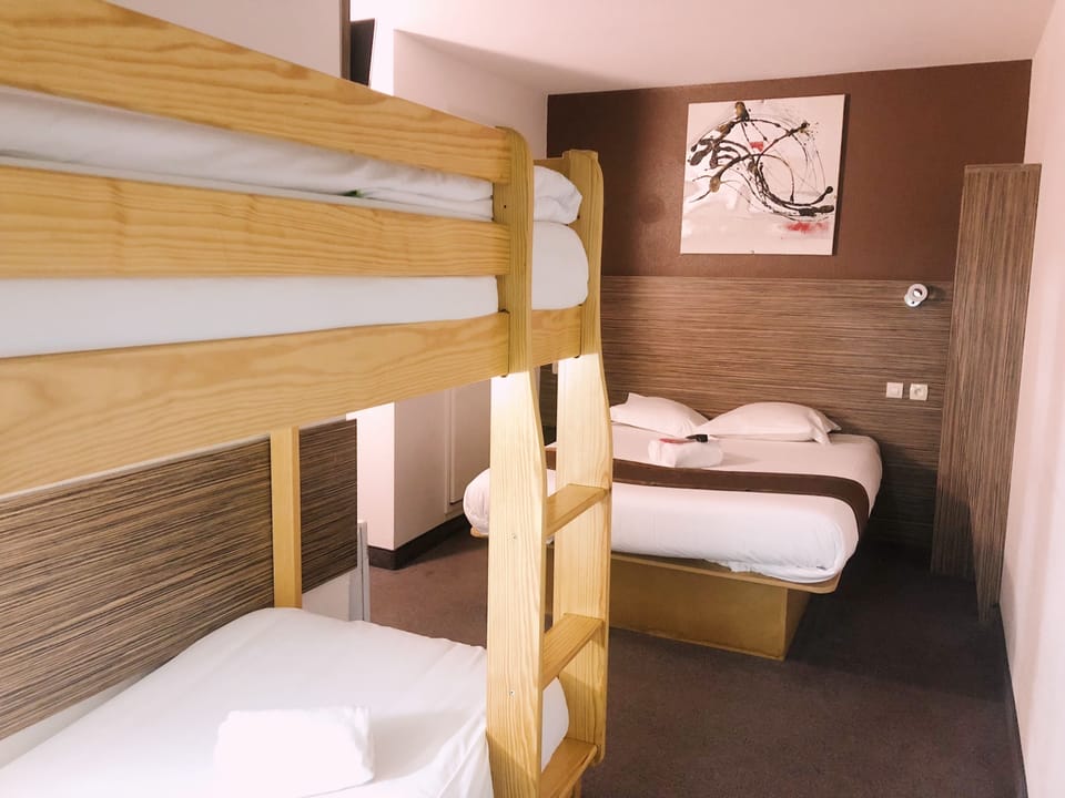 Standard Quadruple Room | Individually furnished, desk, soundproofing, iron/ironing board