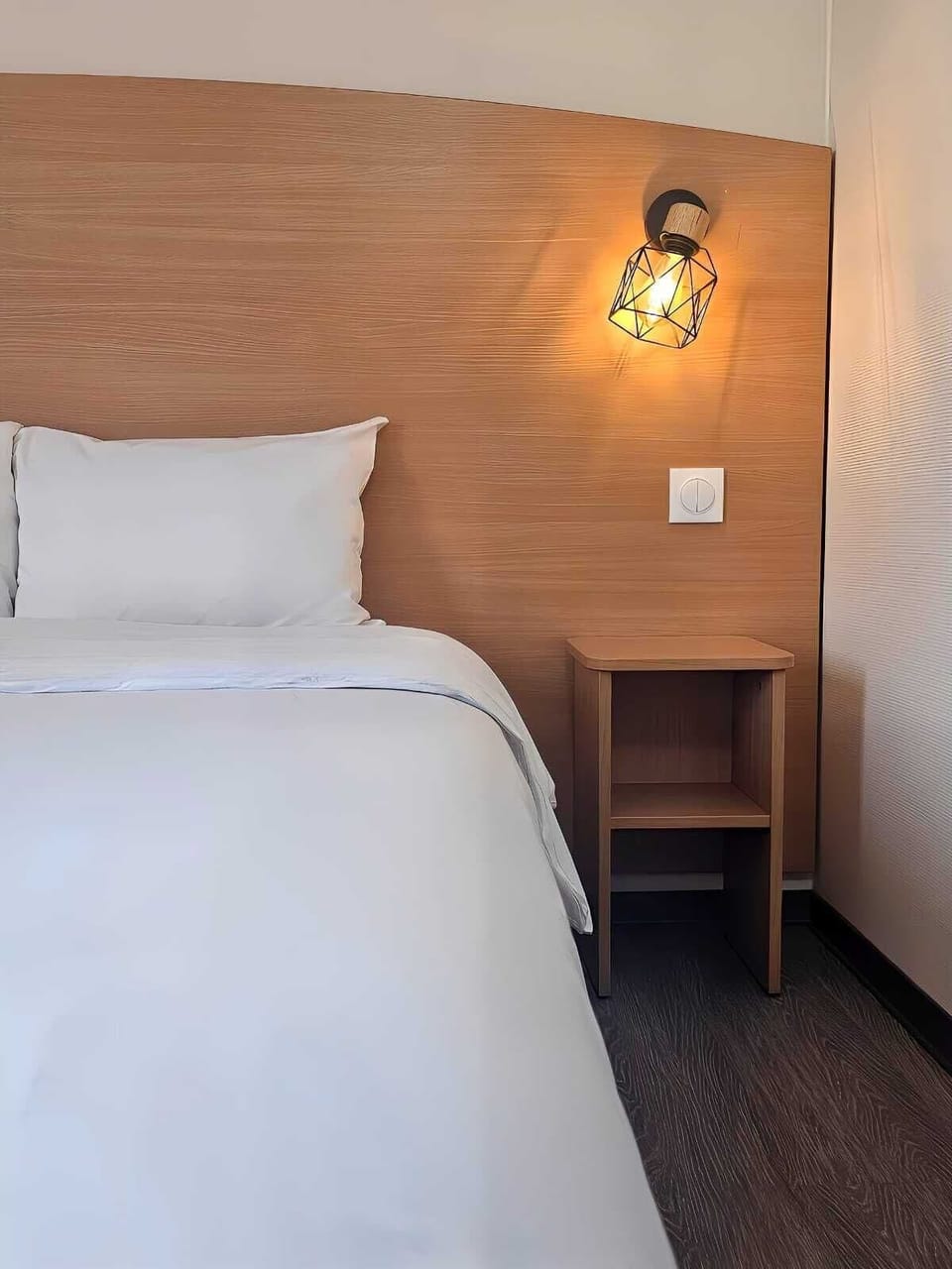 Double Room | Iron/ironing board (on request), WiFi (free), bed sheets