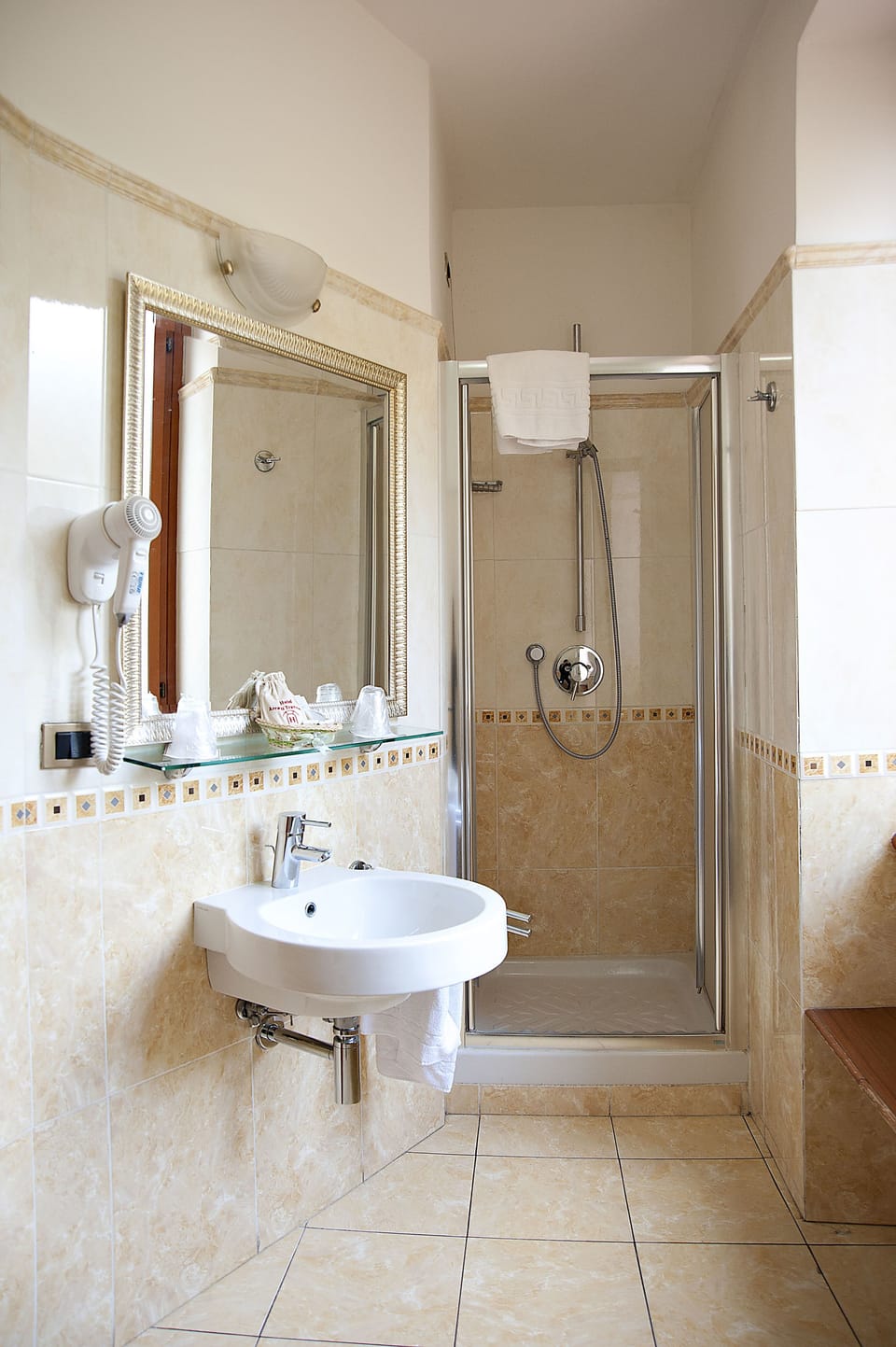 Single Room | Bathroom | Shower, free toiletries, hair dryer, slippers