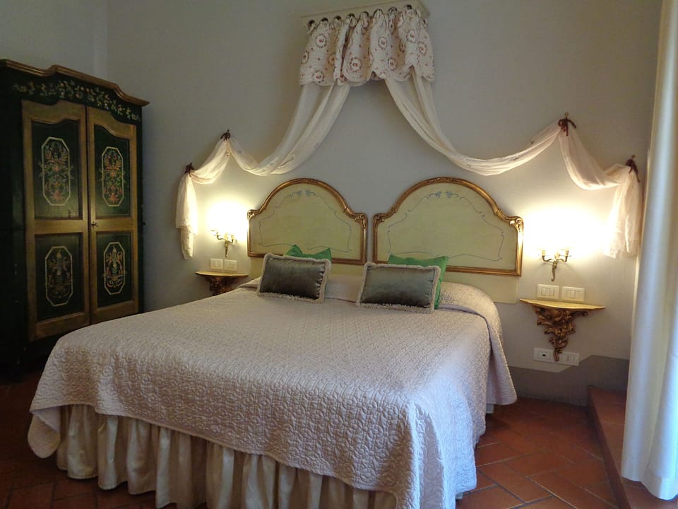 Standard Double Room | Individually decorated, desk, blackout drapes, soundproofing