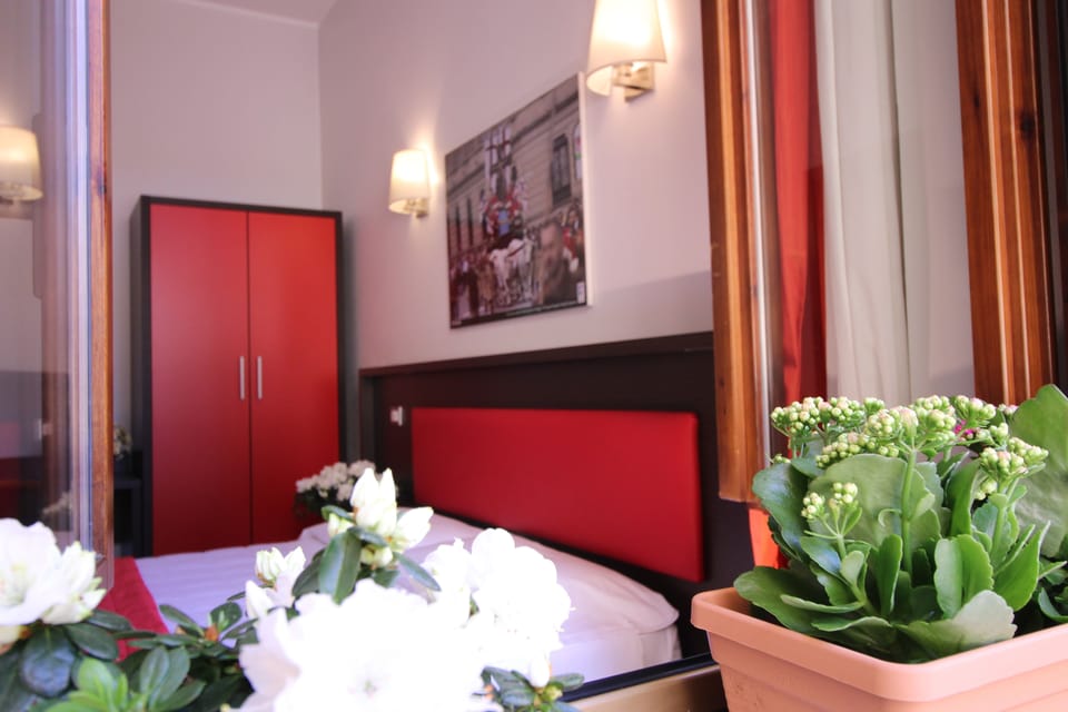 1 bedroom, premium bedding, minibar, in-room safe