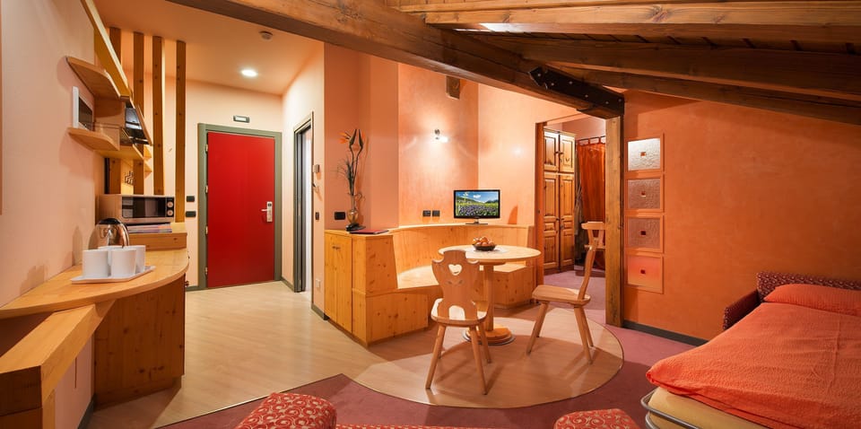 Suite (Attic) | In-room dining