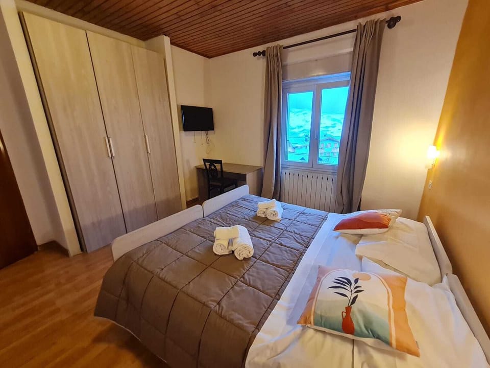Camera Standard con letto matrimoniale o 2 letti singoli | Desk, WiFi (free), bed sheets