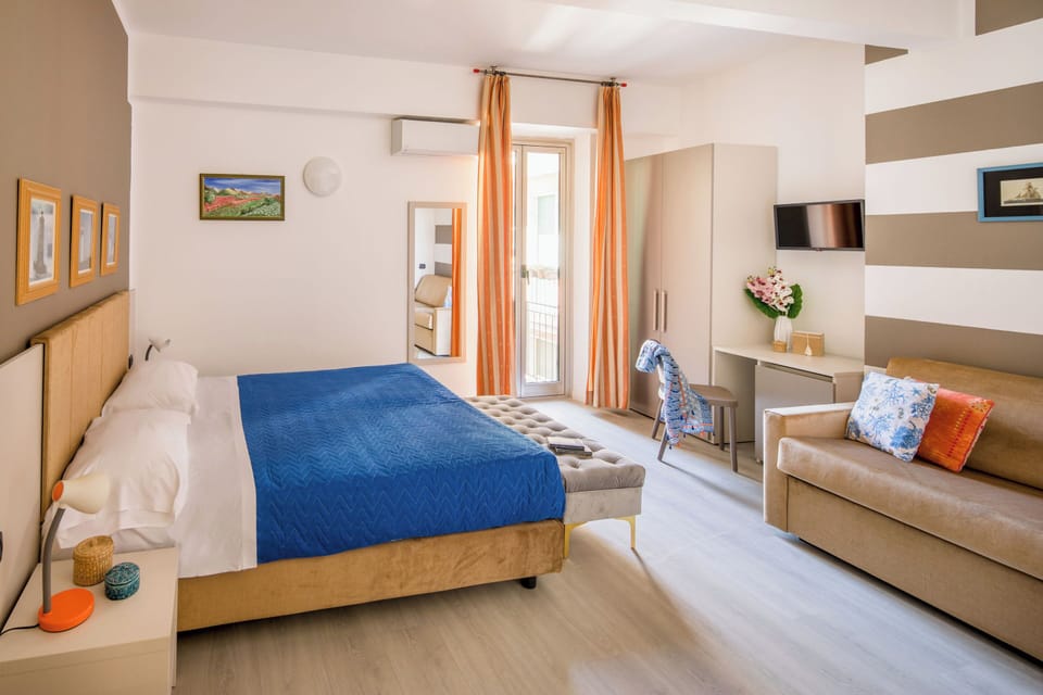 Deluxe Double Room | Minibar, desk, laptop workspace, free WiFi