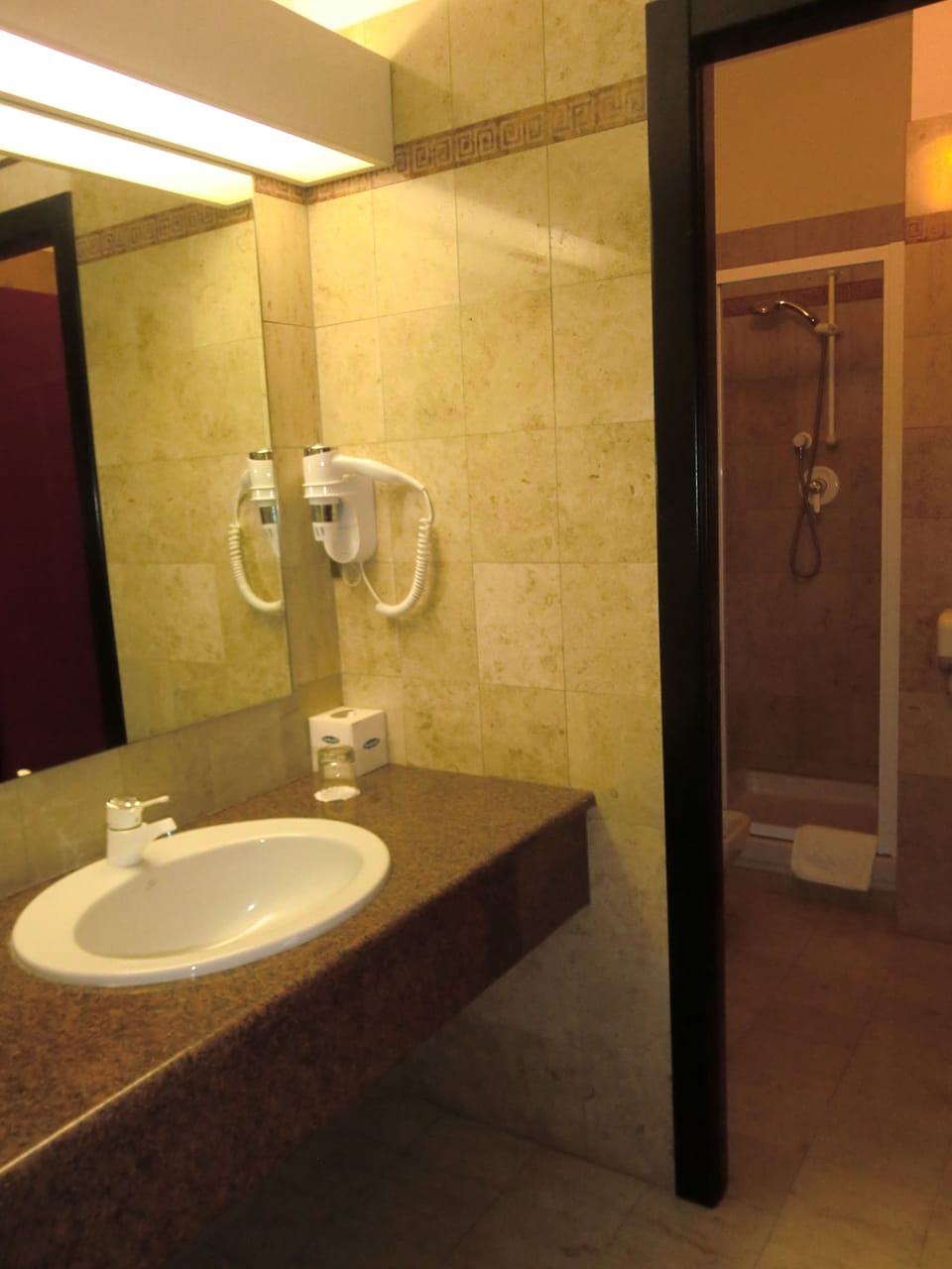 Suite, 1 Queen Bed, Non Smoking | Bathroom | Hair dryer, bidet, towels