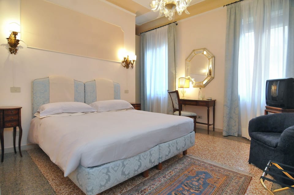 Superior Double or Twin Room | Select Comfort beds, free WiFi, bed sheets