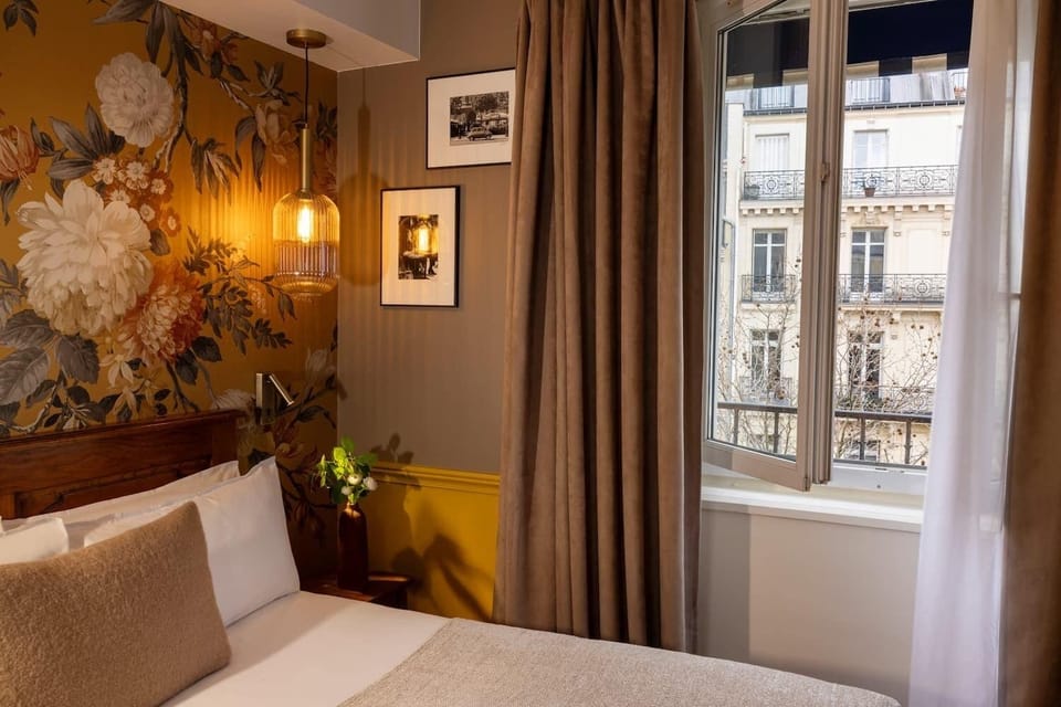 Classic Double Room | In-room safe, desk, blackout drapes, iron/ironing board