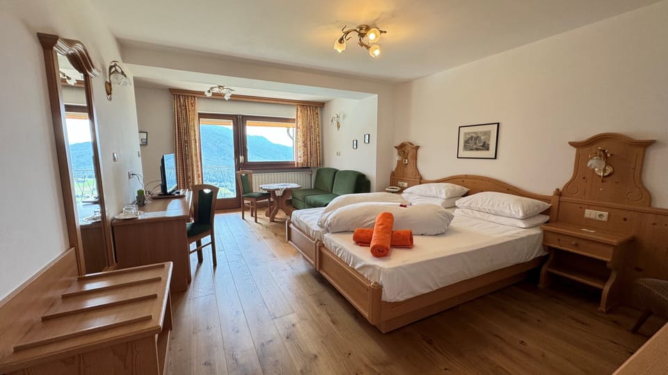 Comfort Double or Twin Room, Non Smoking, Mountain View (2 pax) | In-room safe, desk, laptop workspace, blackout drapes