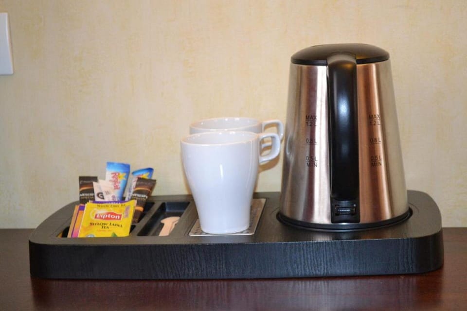 Double Room (Double Room Baignoire) | In-room safe, soundproofing, free WiFi, bed sheets